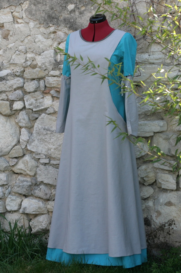 Costume de potière : Robe et surcot