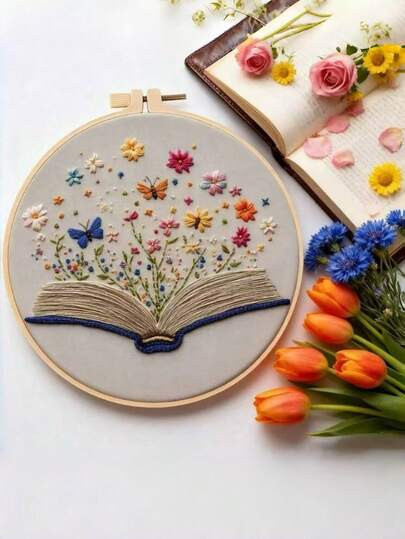Livre ouvert et fleurs sauvages